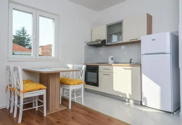 Pensionat House Tina Hotell Sveti Filip i Jakov