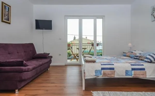 House Tina Hotell Sveti Filip i Jakov